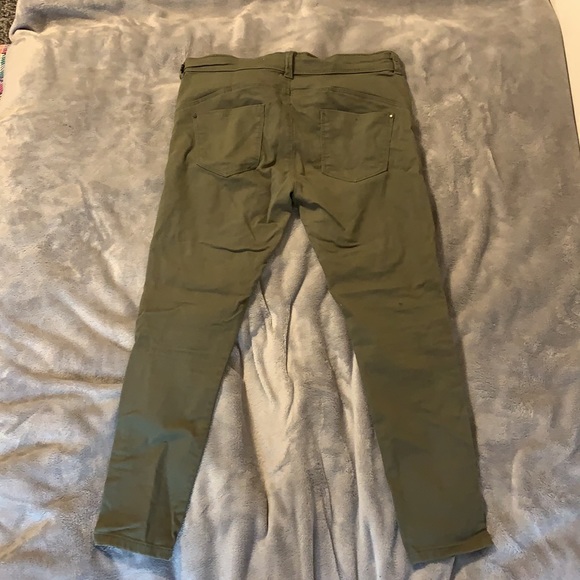 Clothes - Picture 5 of 5